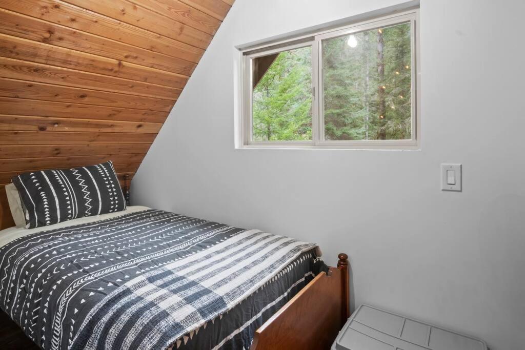 Holiday home @ Mt. Rainier Entrance-hot Tub-forest Views *