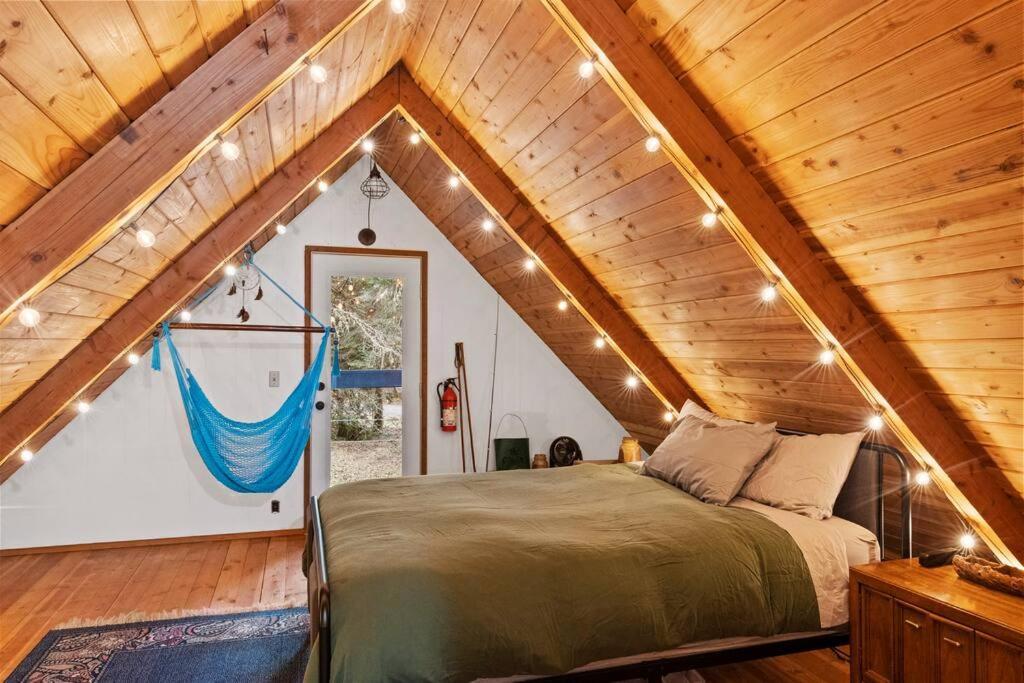 @ Mt. Rainier Entrance-hot Tub-forest Views Holiday home Ashford